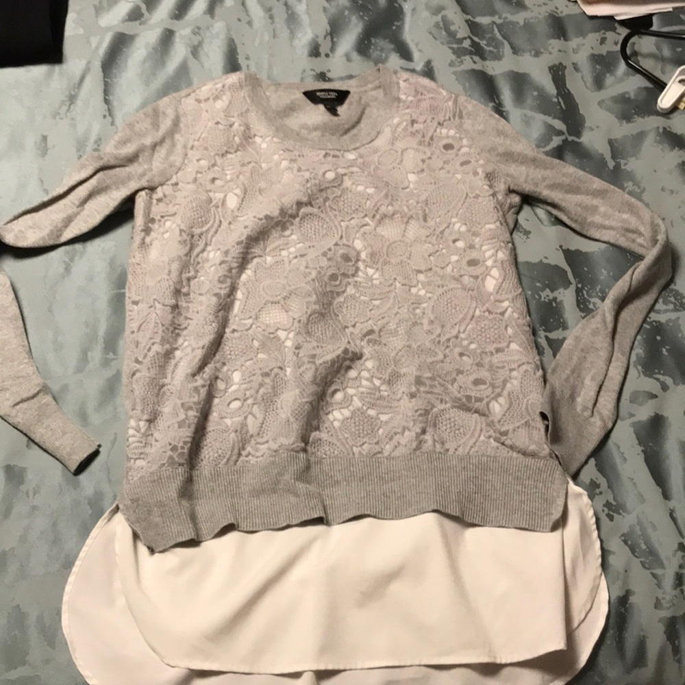 Simply Vera wang grey sweater lace undershirt